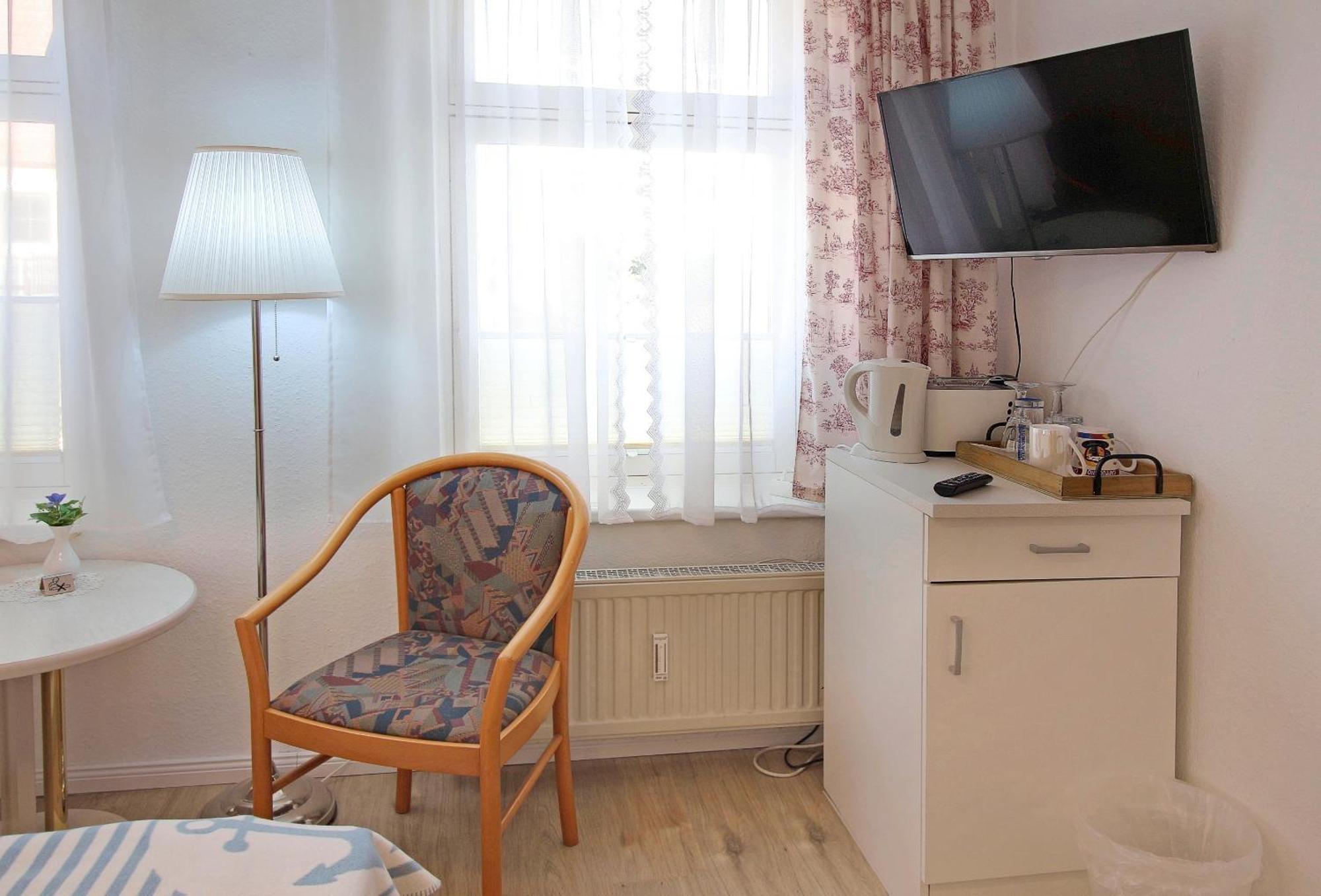 Ferienzimmer In Der Villa Ostseelilie ساسنيتز الغرفة الصورة